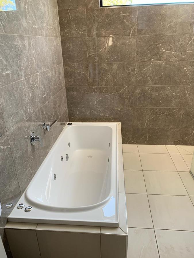 Captains Cove 1St Floor Spa Luxury Apartments - Free Netflix Paynesville Eksteriør bilde