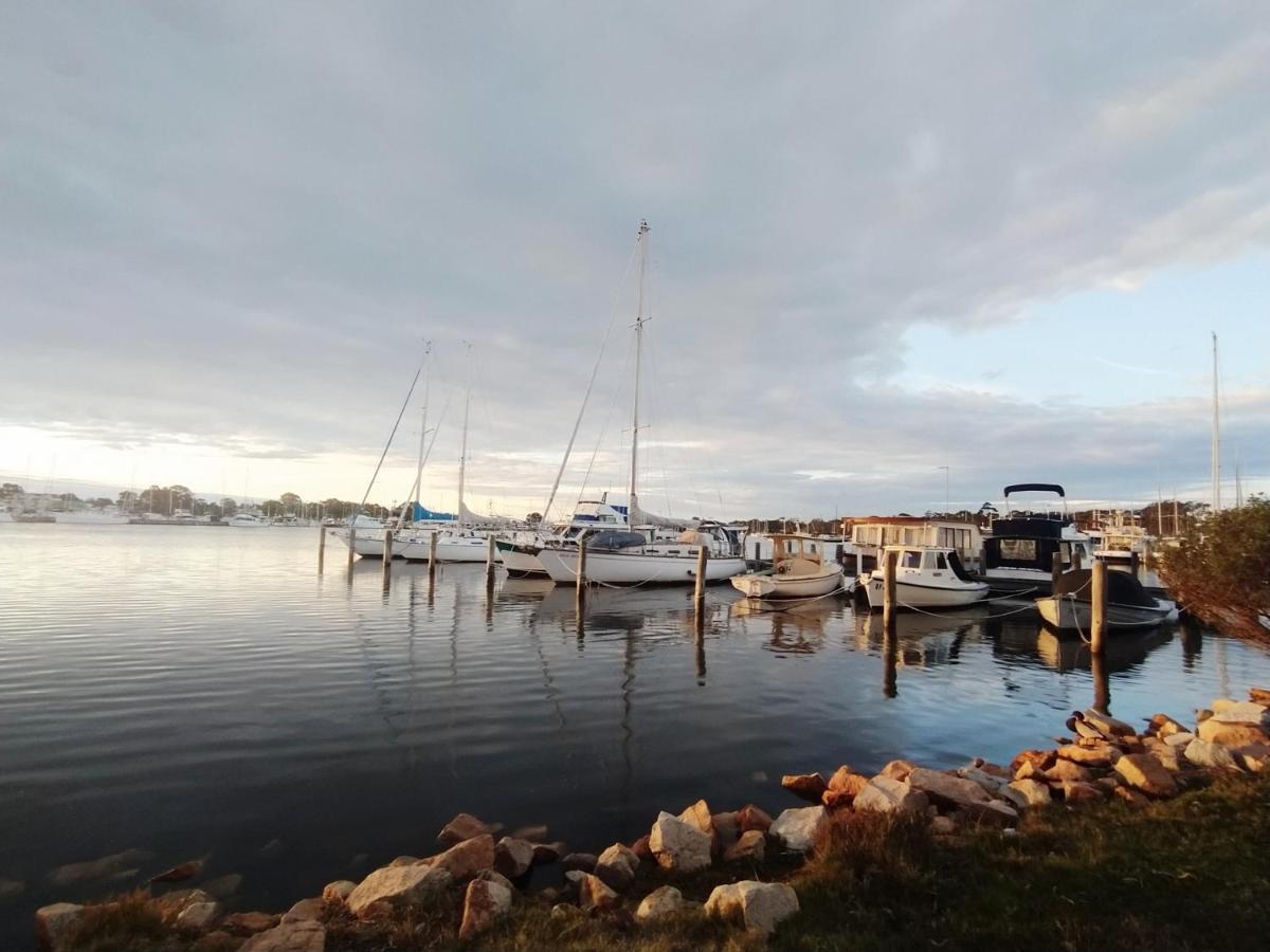 Captains Cove 1St Floor Spa Luxury Apartments - Free Netflix Paynesville Eksteriør bilde